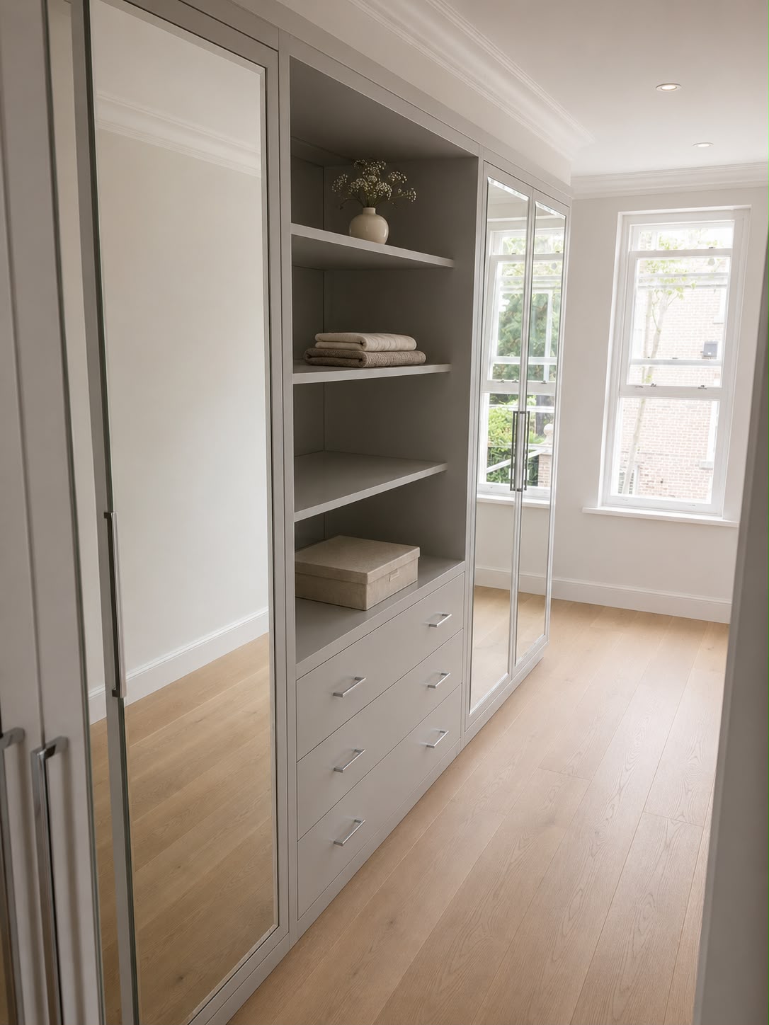 Bespoke interior finish by FurniLand