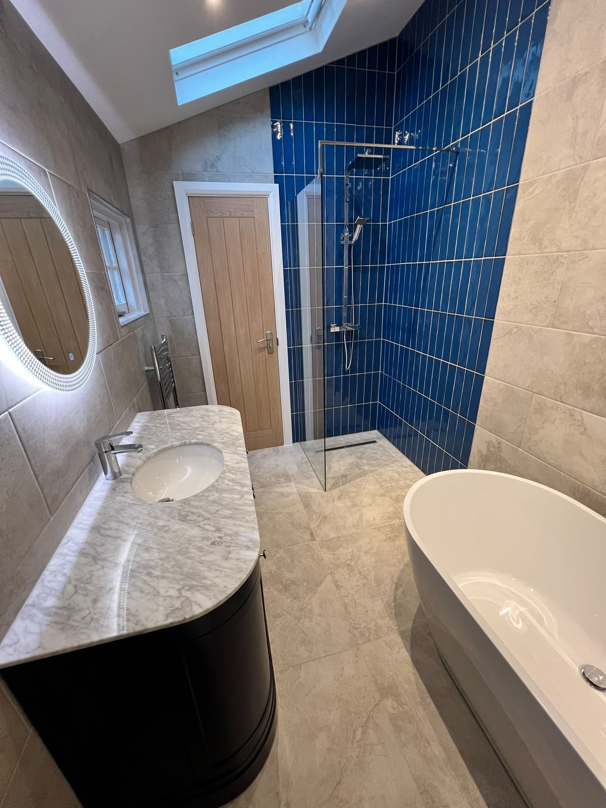 Bathroom blue freestanding