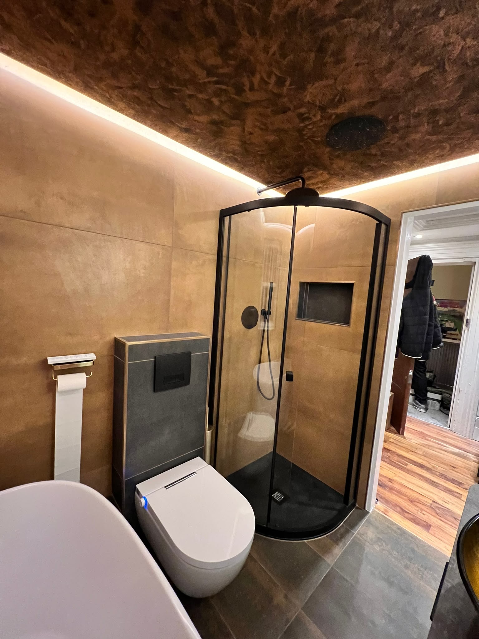 Bathroom copper curved shower