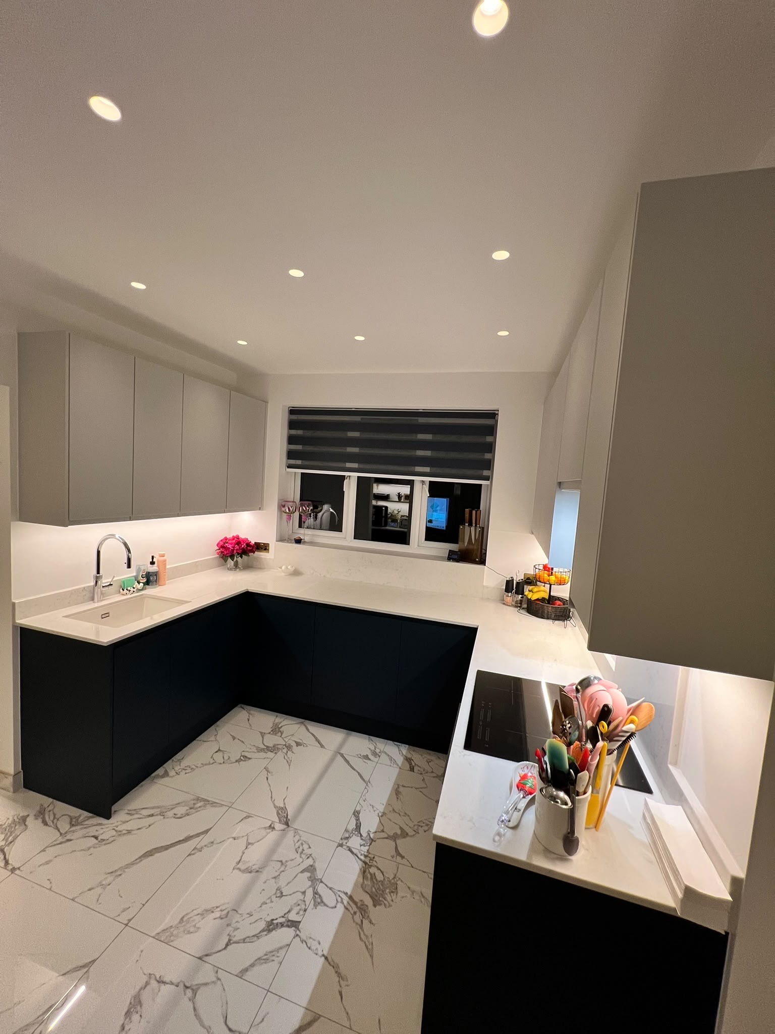Kitchen dark blue shaker