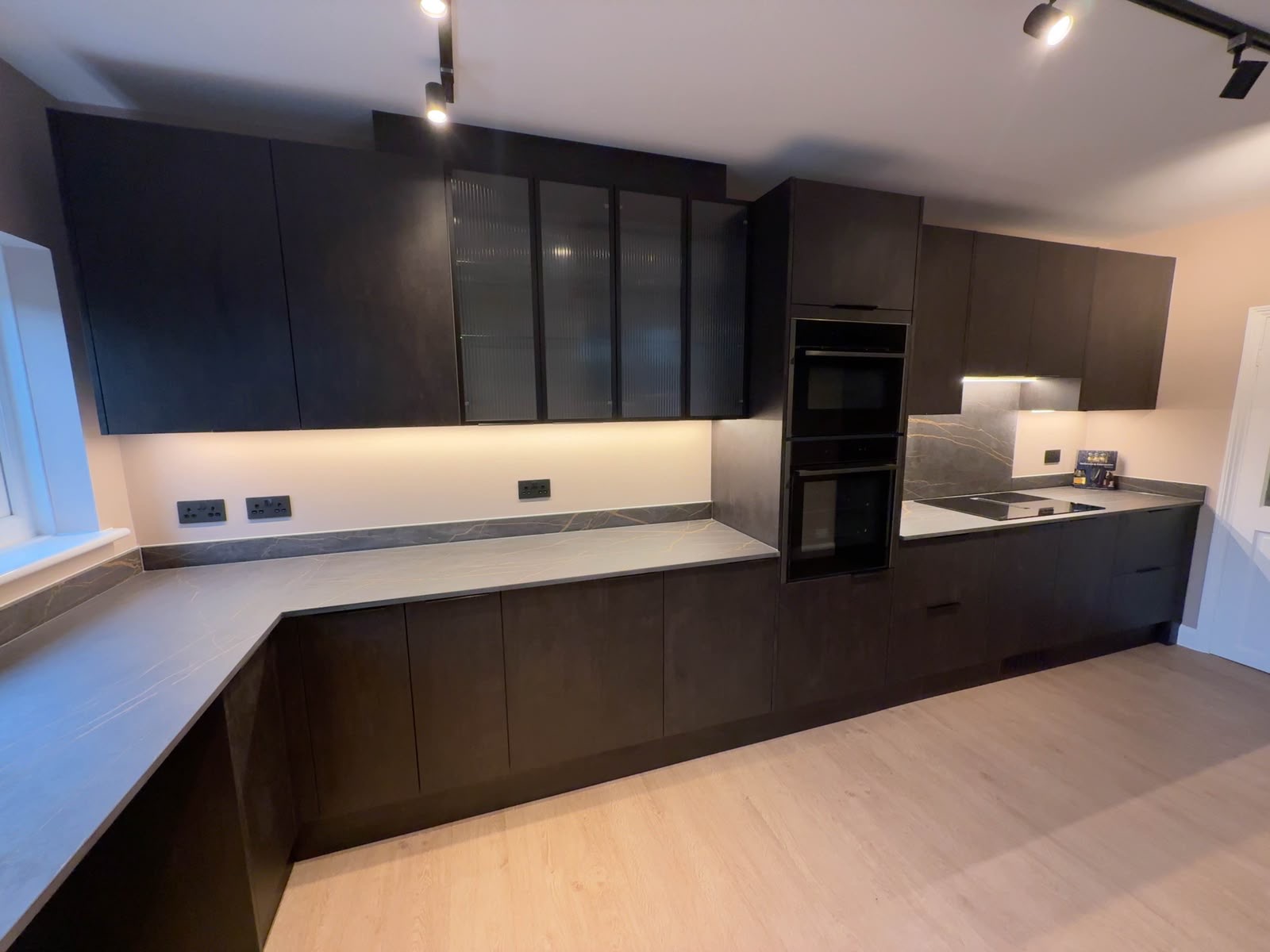Kitchen dark navy ribbed glass