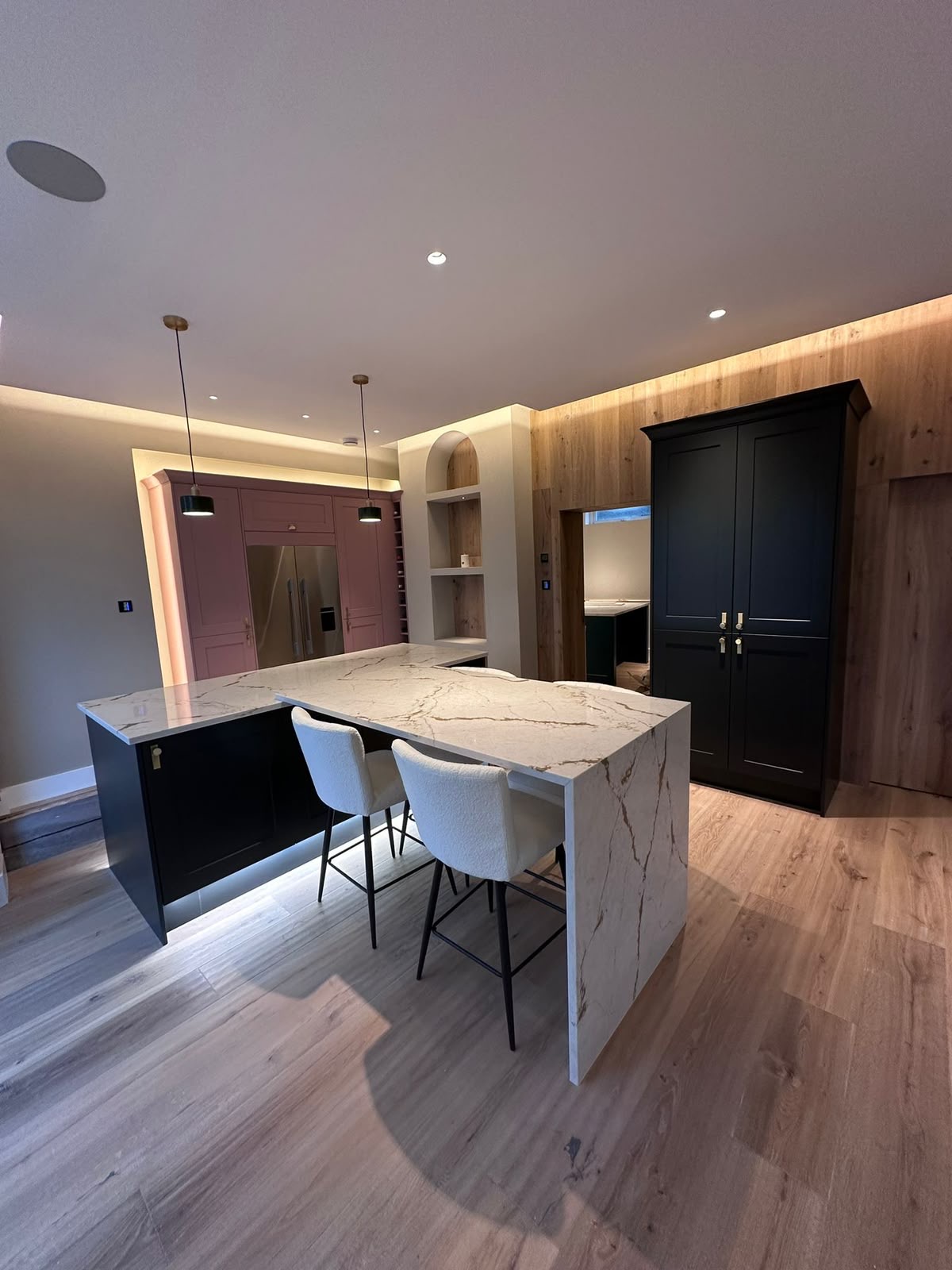 Kitchen mauve pink island