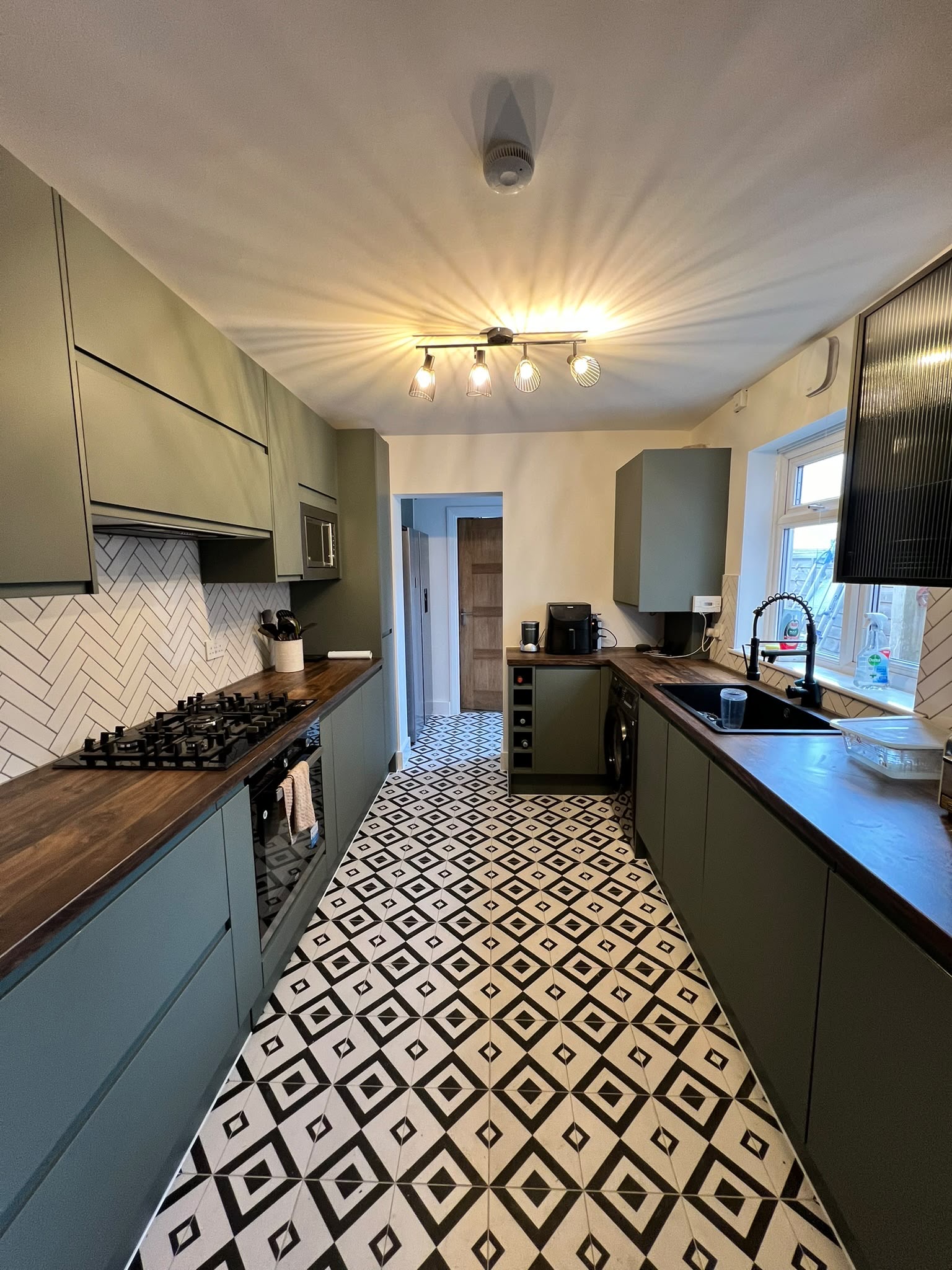 Kitchen terracotta range